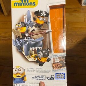 Mega blocks minion shark bait complete set